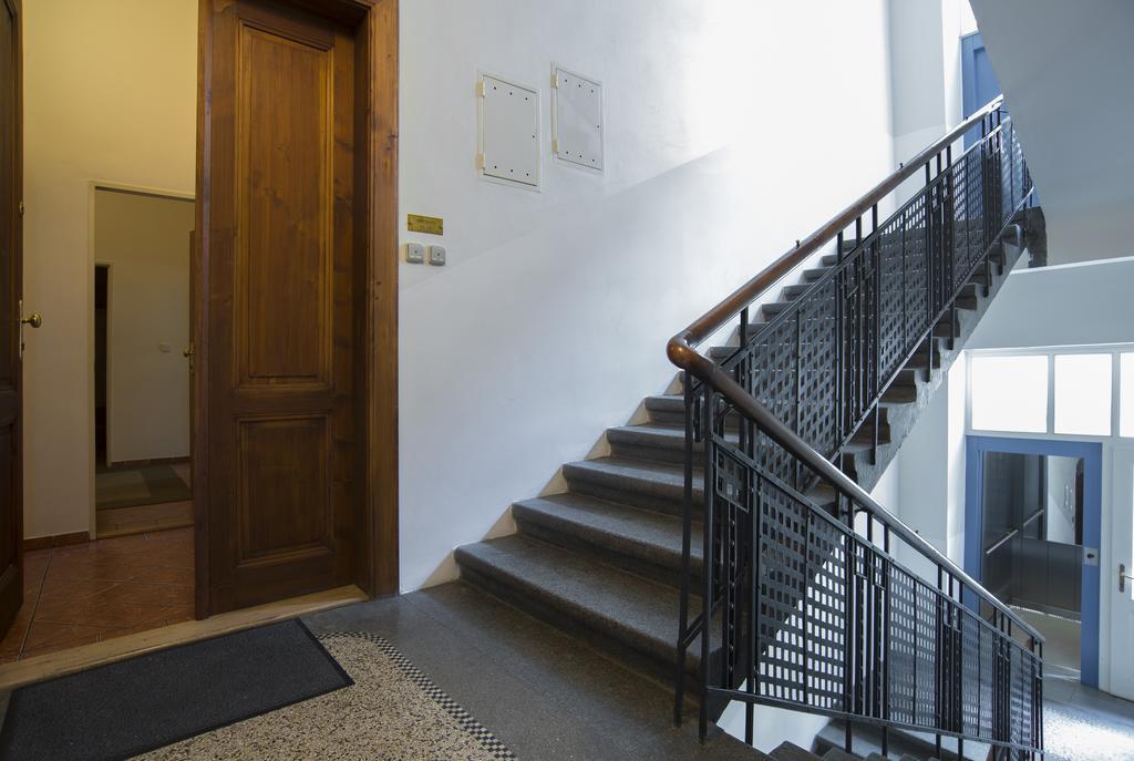 Apartment Dusni Прага Стая снимка